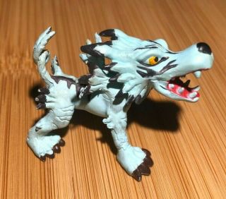 1997 Digimon Digital Monsters 1.  5 " Garurumon Mini Figure Bandai