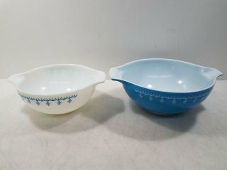 2 Vintage Pyrex Mixing Bowls Blue & White 4 Quart & 2.  5 Quart