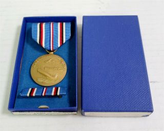 F51 Vintage World War Ii Wwii American Campaign & Service Medal W/ Box