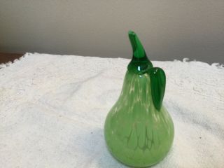 Vintage Hand Blown Murano Style Glass Fruit Green Speckled Pear 4.  5” 3