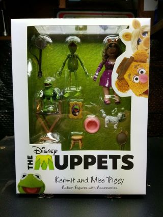 Disney The Muppets Kermit & Miss Piggy 4 - Inch Action Figures.  Case Fresh Box