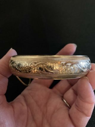 Vintage Sarah Coventry Floral & Curly Qs Etched Gold Tone Hinged Bangle Bracelet