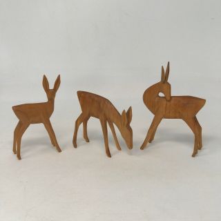 Vintage Set Of 3 Hand Carved Wooden Deer Figurines Light Brown Natural Wood