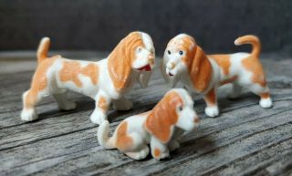 Vintage Bassett Hound Dogs & Puppy Animal Figure 2.  5 " Made In Hong Kong