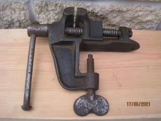Vintage Antique Art & Craft small Steel Vice Marked DRGM 1891 - 1952 German Made 3
