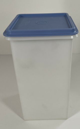 Tupperware Vintage Saltine Cracker Keeper Storage Container 1314 - 2 W Blue Lid