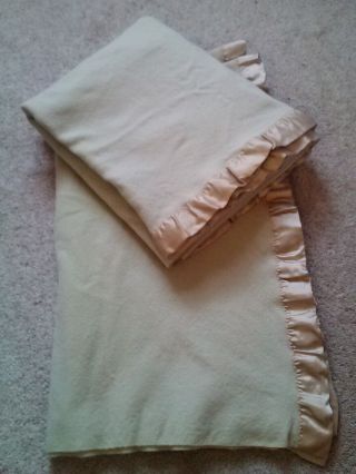 VINTAGE ST.  MARY ' S PURE WOOL SATIN EDGES BLANKET THROW - SOFT&WARM 3