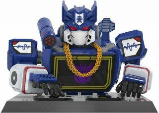 Transformers Mighty Jaxx x Quiccs Soundwave Figure With Signed Poster - 2