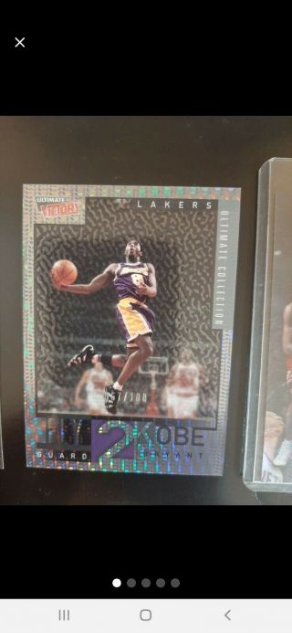 Kobe Bryant - Fly 2 Kobe (67/100) Parallel Insert 70 - 2001