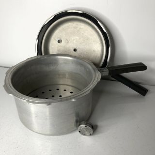 Vintage 4 Qt Mirro - Matic Pressure Cooker Aluminum 394m Made In The Usa