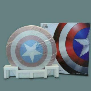 Box Marvel Legends Captain America 75th Anniversary 1:1 Metal Shield