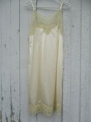 Vintage Wonder Maid Slip Size 36 Ivory Full Length Floral Lace Non Cling Usa
