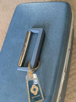 Vintage Samsonite Royal Traveller Medalist Blue Hard Makeup Train Case 2