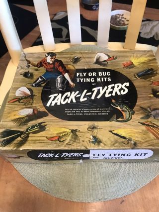 Vintage Box Fly Tying Kit,  Feathers Materials Hook W/tack - L - Tyers No.  60 - 7302