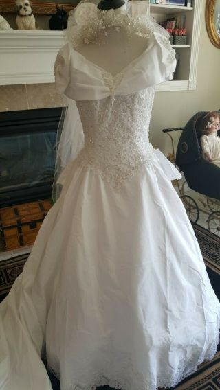 Vintage Satin Wedding Dress With Vail & Gloves Gown Size