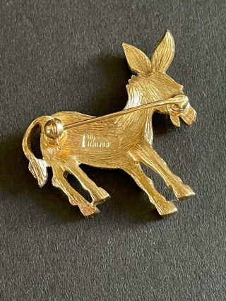 Vintage Crown Trifari Brooch Pin Donkey Gold Tone Fuchsia Eye Brooch Pin 2