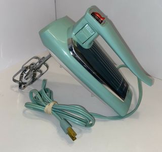 Vintage Ge General Electric Atomic Turquoise Aqua Hand Mixer Model 30m47