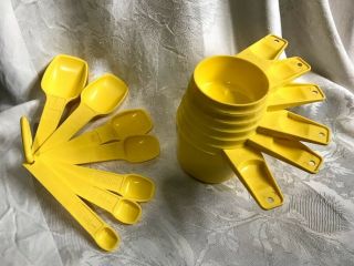 Vintage Tupperware Yellow 6 Measuring Cups 7 Measuring Spoons Complete Set