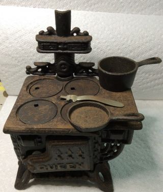 Vintage Dollhouse Miniature Queen Cast Iron Wood Burning Kitchen Stove