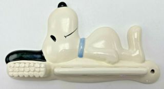 Vintage Snoopy Peanuts Ceramic Toothbrush Holder Wall Mounted