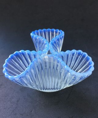 Vintage Arthur Percy Gullaskruf Opalescent Art Glass 3” Reffla Posy Vase
