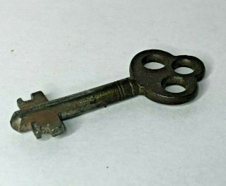 19th Century Fancy Cabinet Key Gothic Top Double Sided Flag 48 Mm Long