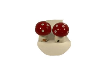 Vintage Japan Ceramic " Mushroom " Salt And Pepper Shakers Red W/ White Spots