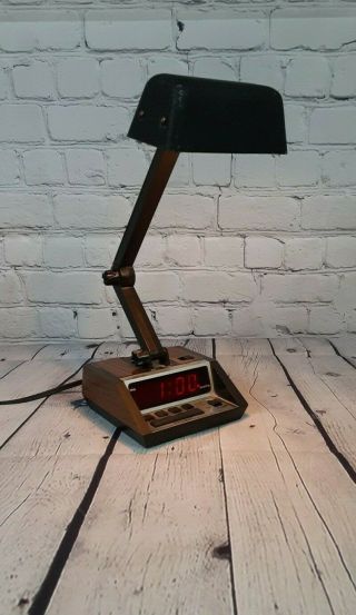Vintage Desk Lamp With Digital Alarm Clock Spartus 1401 Retro