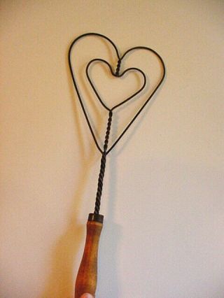 Vintage Antique 15 " Double Heart Shape Rug Beater Twisted Metal Whip Wood Handle