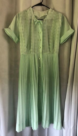 Vtg 50’s 60’s Green Sheer Cotton Embroidered Pleated Dress Union Made