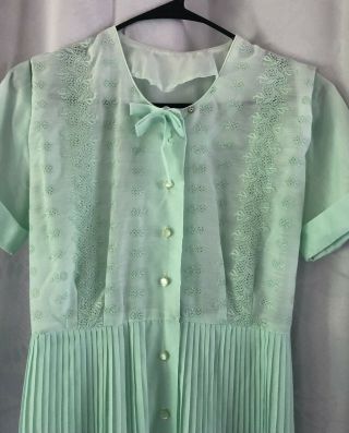 Vtg 50’s 60’s Green Sheer Cotton Embroidered Pleated Dress Union Made 3