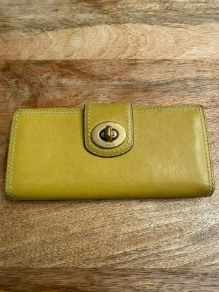 Vintage Authentic Coach Yellow Lavender Leather Gold Tone Turn Lock Wallet