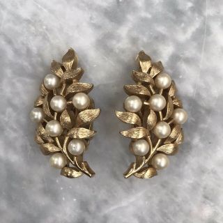 Vintage Trifari Large Gold Tone Faux Pearl Leaf Pattern Clip - On Earrings