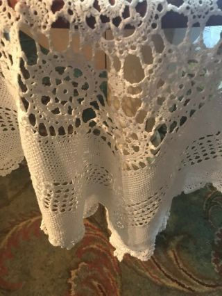 Farmhouse Chic Vintage handmade lace bedspread coverlet/lace table covering 2