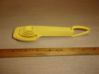 Yellow Vintage Tupperware Measuring Spoon Set 1/8 Tsp To 1 Tbsp