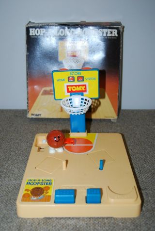 Vintage 1981 Tomy Toys Hop - A - Long Hoopster White Knob Wind Up Basketballl Game