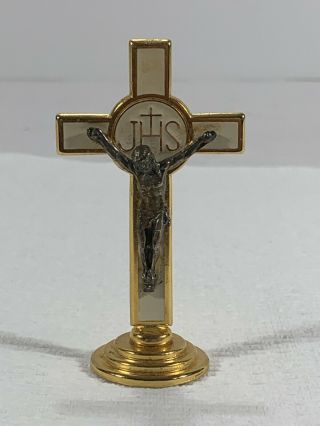 Vintage Metal Crucifix Jesus Small Table Top 3.  25 " Tall - 1.  75” Wide