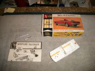 Vint Amt 1965 Ford Mustang 2,  2 1/32 Plastic Model Car Kit Built