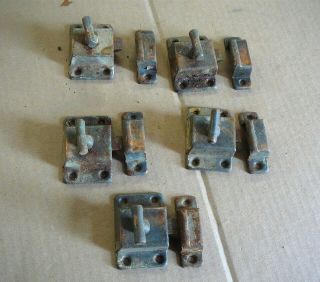 Set Of Five Vintage Antique Steel T - Bar Turn Lock Cabinet Latches & Keepers