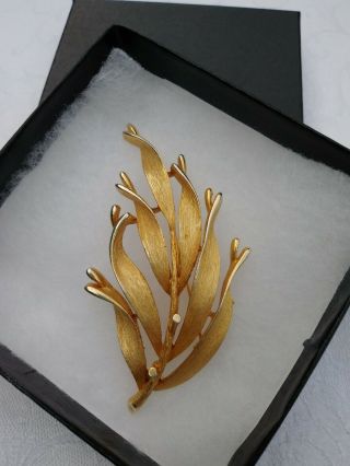 Vintage Signed Lisner Gold Tone Plated Leaf Floral Branch Pin Brooch,  Boxed