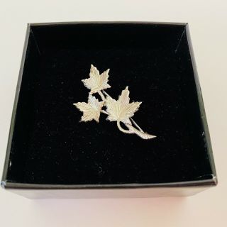 Vintage Sterling Silver Maple Leaf Leaves Brooch or Pin - Cut Work Sparkle 3