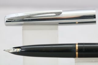 Vintage (c1970) Sheaffer Stylist Medium Fountain Pen,  Black