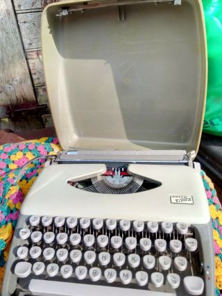 Vintage Adler Tippa Portable Travel Typewriter With Case Made In Netherlands
