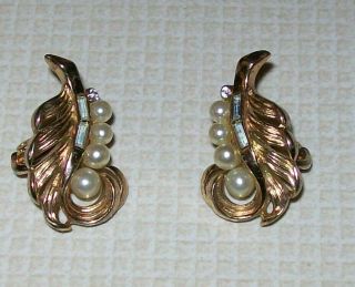Vintage Crown Trifari Faux Pearl Baguette Rhinestone Gold Tone Clip Earrings