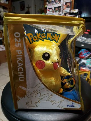 Pokemon 20th Anniversary 025 Pikachu Tomy Plush Toy W/ Zipper Bag Protector