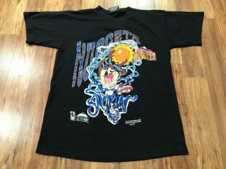 Large - Vtg 1995 Looney Tunes Taz Denver Nuggets Single Stitch 90s T - Shirt Usa