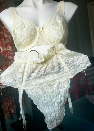 Vintage Olga Set 36c/m Lace Nylon Spandex Satin Bikini Panties Rare