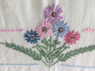 Vintage Cottage Hand Embroidered Linen Tablecloth Daisies Crocheted Border