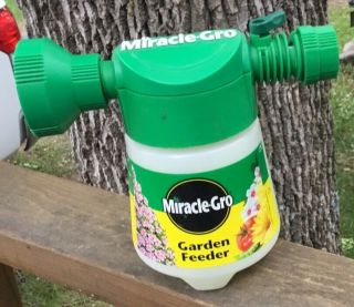 Vintage Miracle Grow Garden & Lawn Feeder Plastic Sprayer Hose Attachment