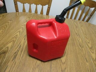 VINTAGE 2 GALLON 8 OUNCE BLITZ SELF VENTING OLD STYLE GAS CAN PLASTIC FUEL JUG 3